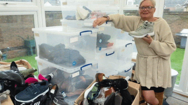 سيدة مبتورة القدم أسّست مجموعة لتبادل فردات الأحذية