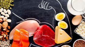 مختصون: 20 صنفا من الطعام يمنحك الطاقة طوال اليوم!