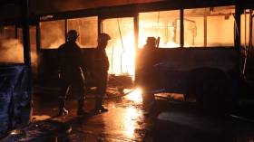 بالصور.. حريق يأتي على 9 حافلات بحظيرة “إيتوزا” بالجزائر العاصمة