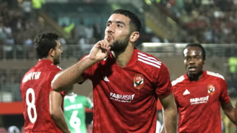 قندوسي يصر على فسخ عقده مع الأهلي المصري