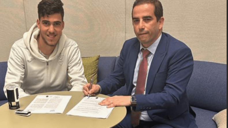 لاعب مولودية الجزائر يُعار إلى نادي “فالميرا” بدوري لاتفيا