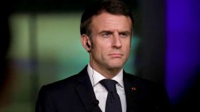 ماكرون يصفع رئيس حكومته ويجنح إلى التهدئة مع الجزائر