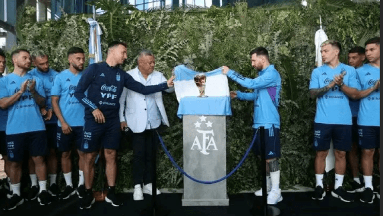 الأرجنتين تطلق اسم ميسي على مركز تدريب المنتخب