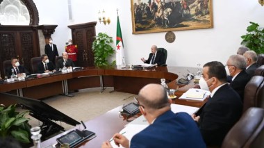 Le Président met sévèrement en garde ses ministres