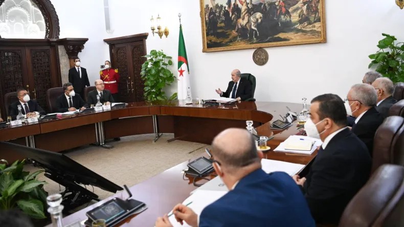 Le Président met sévèrement en garde ses ministres