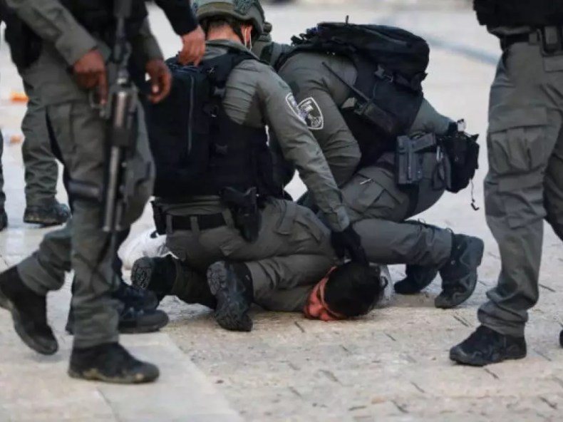 Cinq Palestiniens arrêtés par les forces d’occupation sioniste en Cisjordanie occupée