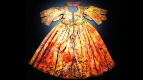 كان محفوظا في أعماق البحر.. كشف أسرار فستان زفاف عمره 4 قرون!