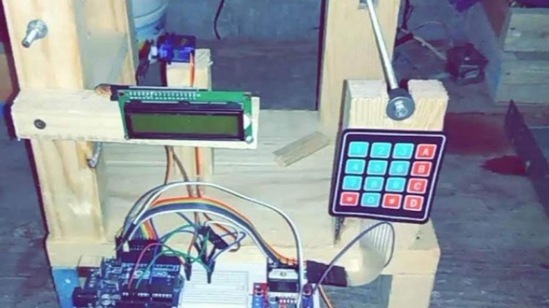 “هشام” يخترع روبوتات لخدمة الفلاحة ومشاريع الطاقات المتجددة