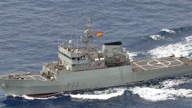 سفينة عسكرية إسبانية على الحدود المغربية