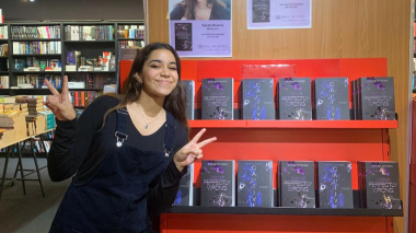 Ventes de livres: Une jeune autrice algérienne  détrône le prince Harry!