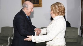 روسيا تؤيد رغبة الجزائر في الانضمام إلى مجموعة “البريكس”