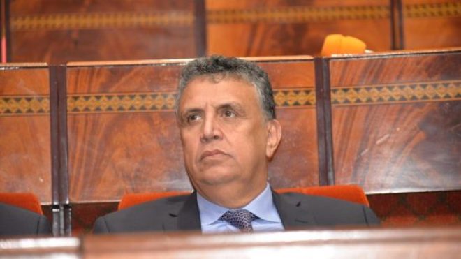 وزير العدل المغربي يثير السخط بإلغاء تجريم الزنا والإفطار العلني!