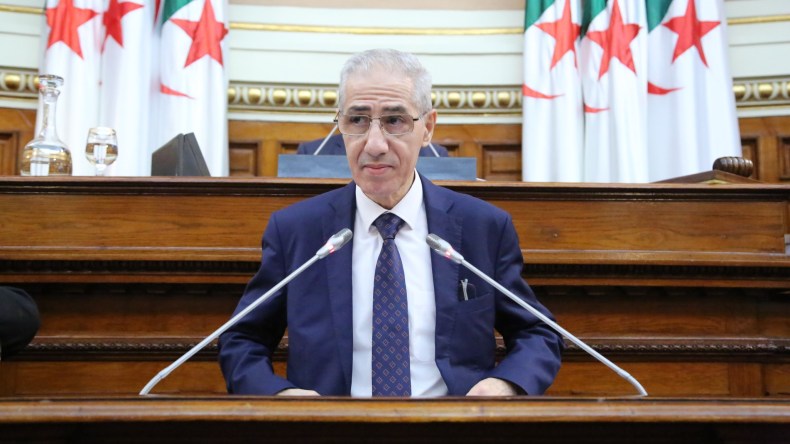 كسالي: رفع التجميد عن بعض المشاريع في كل القطاعات