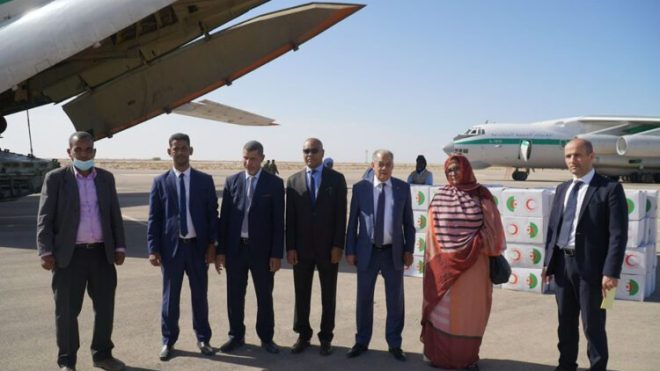 الجزائر ترسل 96 طنا من المساعدات الغذائية إلى موريتانيا