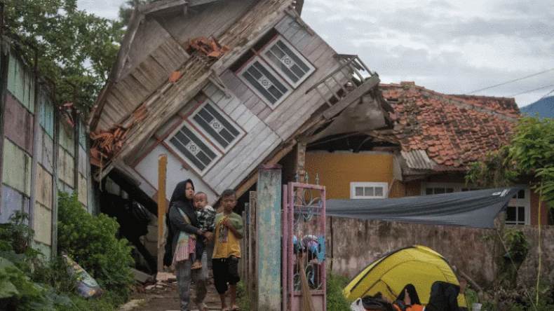 زلزال بقوة 7.1 درجات يضرب إندونيسيا