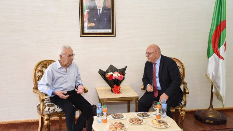 صديق الثورة “روجي وينتر هالتر” يزور الجزائر