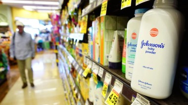 Talc et cancer: Johnson & Johnson propose 8,9 milliards de dollars pour mettre fin aux poursuites