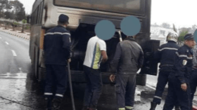 نشوب حريق في حافلة لنقل المسافرين بوهران (صور)