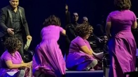 بالفيديو.. سقوط شيرين عبد الوهاب على المسرح يعيدها للأضواء