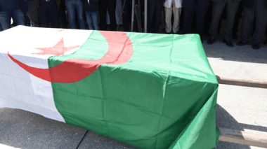 Arrivée à Alger de la dépouille du diplomate Hocine Djoudi