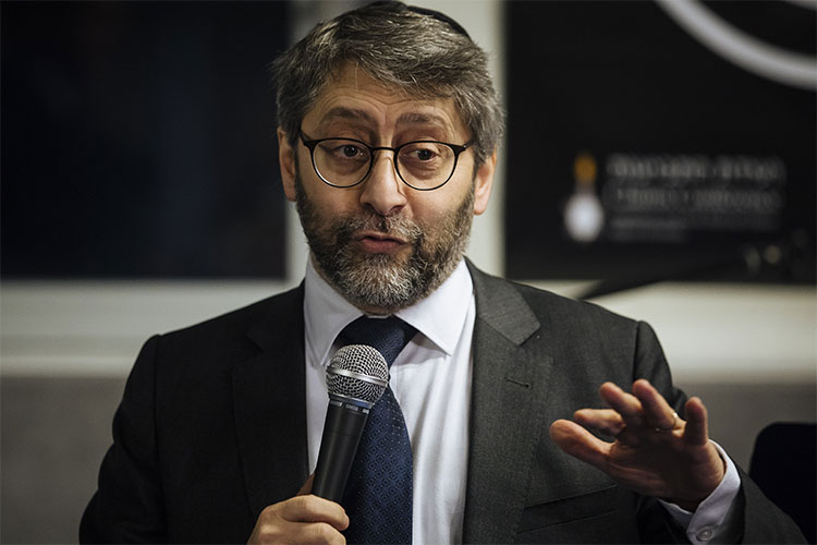 Chief Rabbi Of France Plays Jewish Cemeteries Card To Visit Algeria