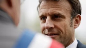 Macron accueilli par des casseroles en Alsace!