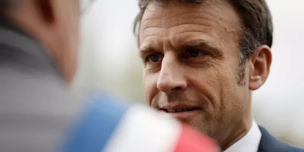 Macron accueilli par des casseroles en Alsace!
