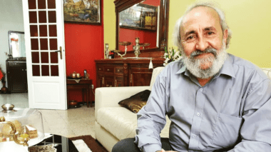 Vidéo: Quand la légende Athmane Ariouat refuse 3 milliards pour une simple photo