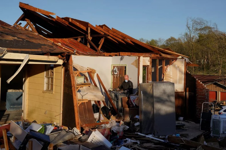 États-Unis: Au moins 22 morts dans des tornades et de violentes tempêtes