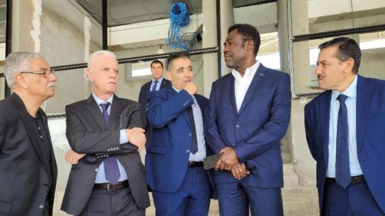 وزير الرياضة يُبرمج لقاءً مع الأمين العام لـ “الكاف”