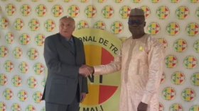 الجزائر تنجح في “تصفير” المشاكل مع جيرانها وتعزل المغرب