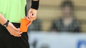 التحكيم وكثرة المباريات المتأخرة يثير حفيظة أندية القسم الأول