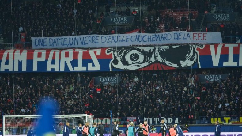 أنصار “البي آس جي”: تمرة وكأس ماء يُقلقان اتحاد الكرة الفرنسي!