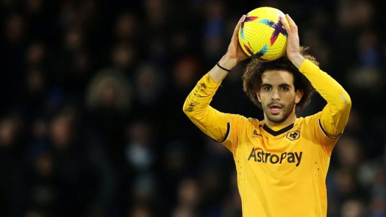 مدرب ولفرهامبتون يكشف عن وضعية آيت نوري