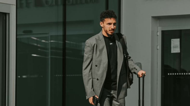 “الكاف” يشيد ببن ناصر