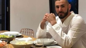 بن زيمة يقلب كل النظريات الخاطئة عن الصيام بتوهجه