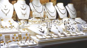 “المهيبة”.. القشة التي يتمسك بها الصائغون في رمضان