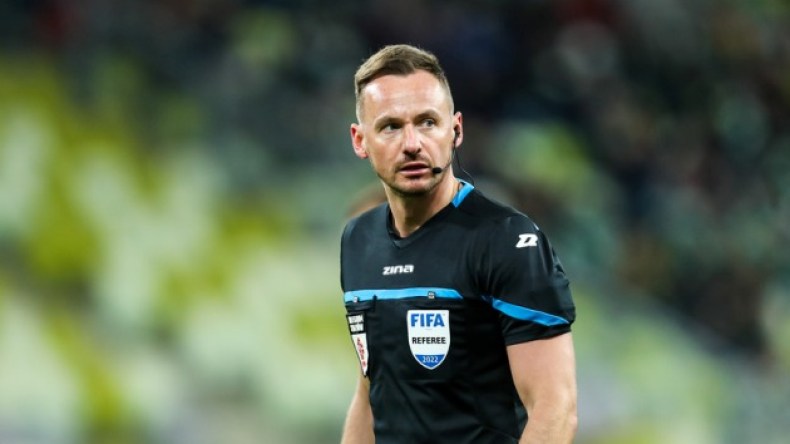 الخمر تحرم ثلاثة حكّام بولونيين من إدارة مباراة رسمية