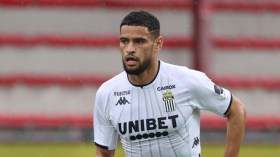 زرقان يُلامس جائزة لاعب الموسم