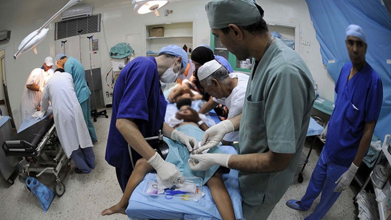 الختان الجماعي يعود بقوة وسط محاذير طبية