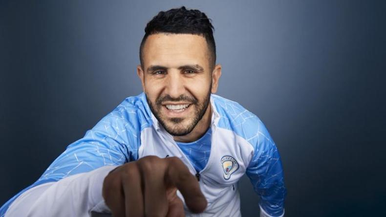 محرز يسخر من مدير “تويتر”!