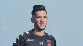 بِالفيديو: شباك الحارس المغربي الأكرد اخْتُرقت بِهدفَين عالميَين جزائريَين