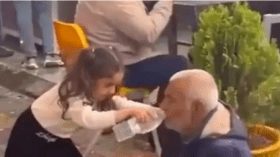 مقطع فيديو لطفلة عراقية يحقق ملايين المشاهدات.. ما قصته؟