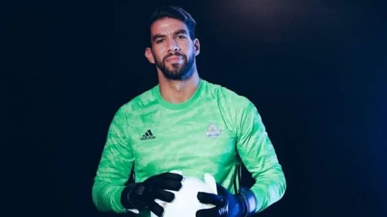 تحليل منشطات إيجابي لحارس بيراميدز المصري شريف إكرامي