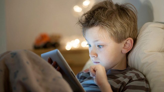 تأثير محتويات شبكات التواصل على البراءة