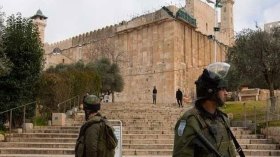 الكيان الصهيوني يغلق المسجد “الإبراهيمي” بالخليل أمام المسلمين