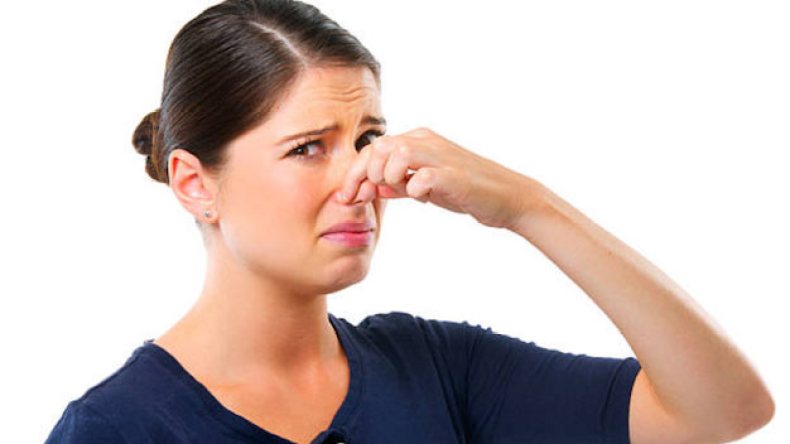 بالفيديو.. سعودية تنفصل عن زوجها المليونير بسبب رائحته!