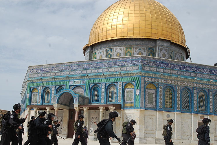 Algeria Strongly Condemns the Crimes of Occupation in Al-Aqsa Mosque