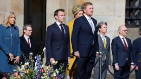 VIDEO: Macron interrompu par des manifestants lors d’un discours à La Haye