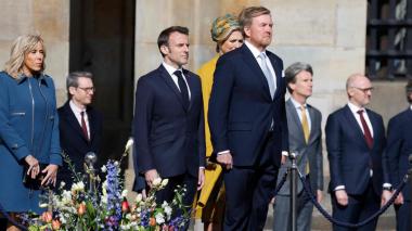 VIDEO: Macron interrompu par des manifestants lors d’un discours à La Haye